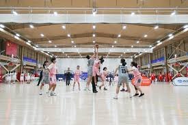 欧冠惊现篮球比分！巴黎热刺8球对攻创纪录，维蒂尼亚戴帽背后藏着的惊天秘密