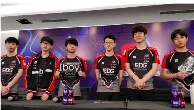 而当提到 而当提到